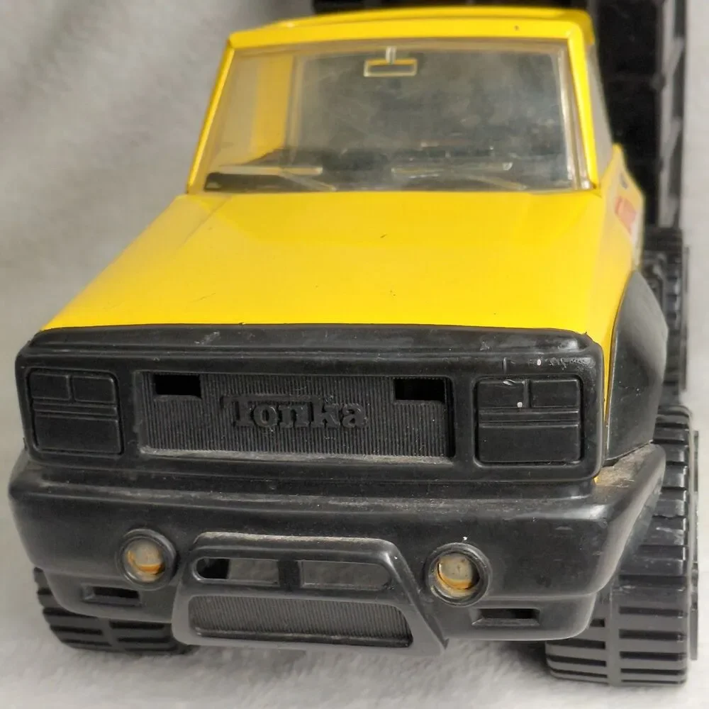 Vintage 2001 Tonka Construction Dump Truck Yellow Cab Black Bed Toy Hasbro 14